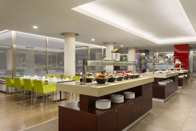 Ramada Plaza by Wyndham Bucharest Convention Center photo 23