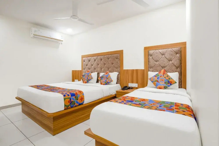 Fabhotel Silver Inn