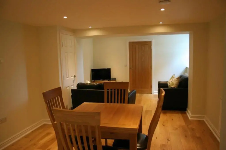 Highlands Apartment 5