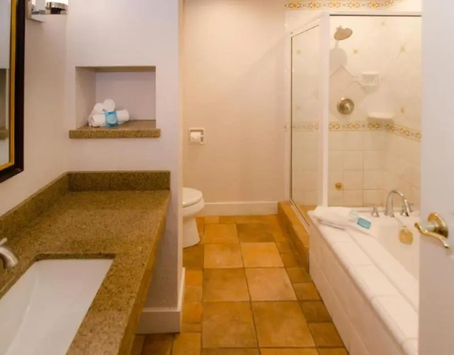 Suite with balcony