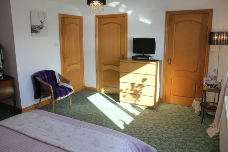 Oak Lodge