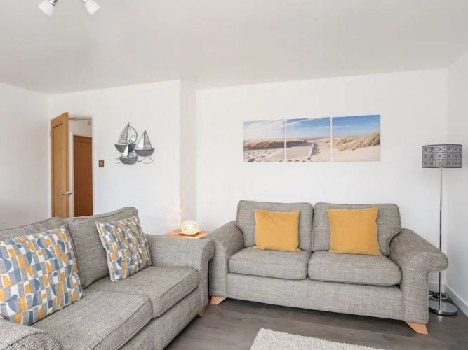 31 Beach Road