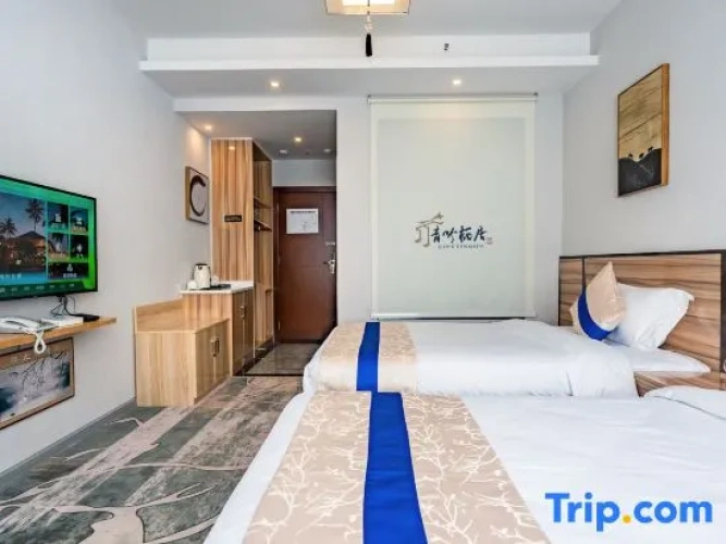 Standard Twin room with mountain view