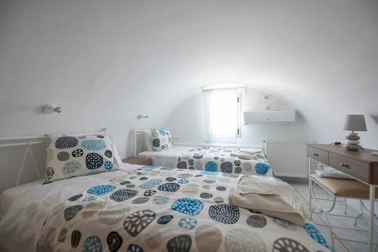Black Coast Hotel Santorini