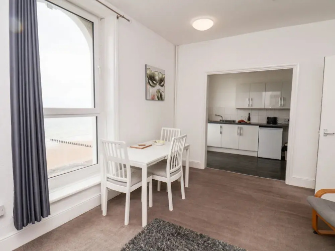 8 Beach View @ Beaconsfield House