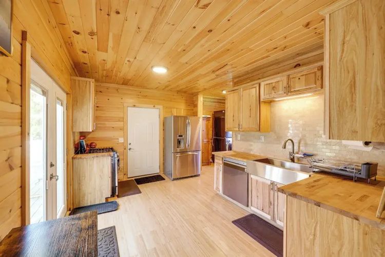 Hike, Ski & Explore: Patten Home w/ Pool Table!