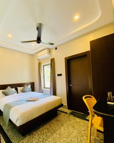 1 Bedroom Standard Double room with city view