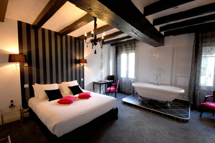 Logis Hôtel Restaurant Le Cheval Blanc