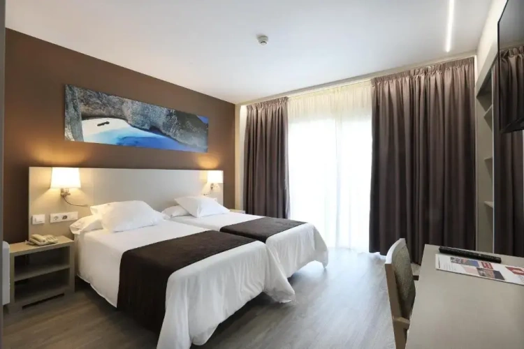 Standard Twin room