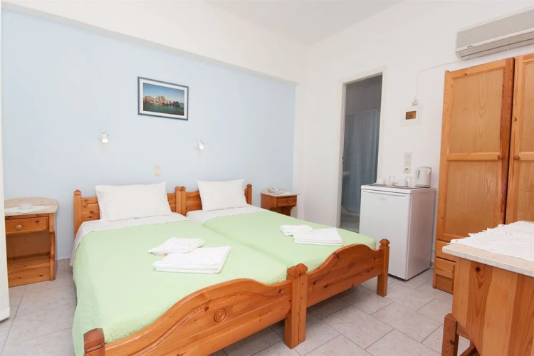 Marinos Hotel