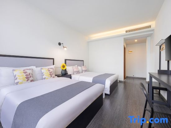 Standard Double room with view