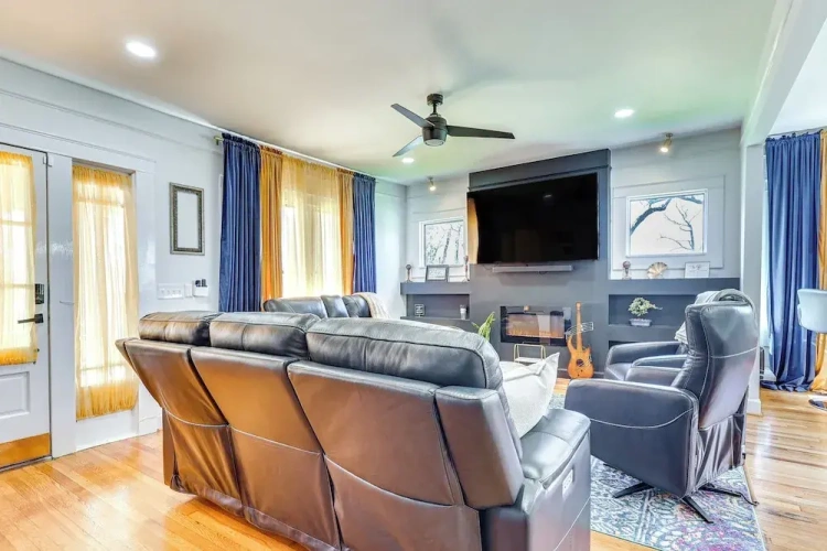 4 Bedrooms Cottage