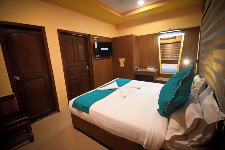 Benzy Palace Resort