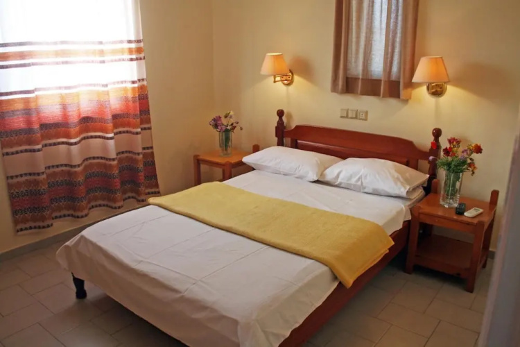 Haris Apartments