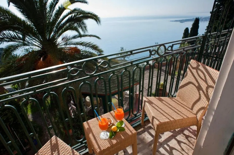 Standard Double room with sea view
