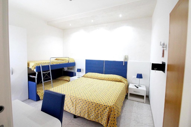 Standard Quadruple room