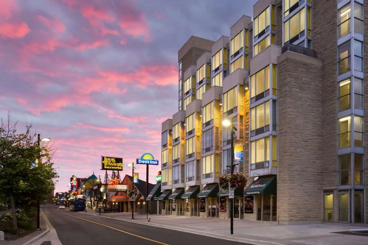 Falls Hotel and Inn