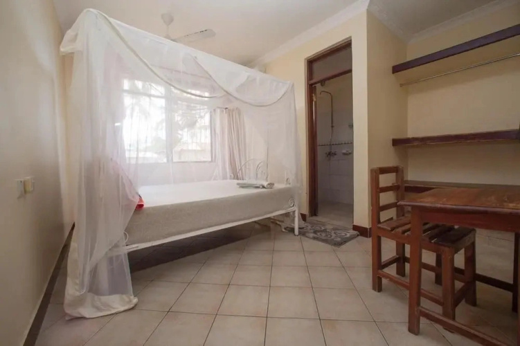 Ibizza Inn