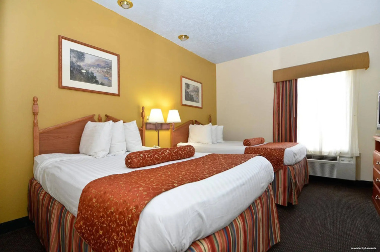 Red Roof Inn & Suites Clinton, MS