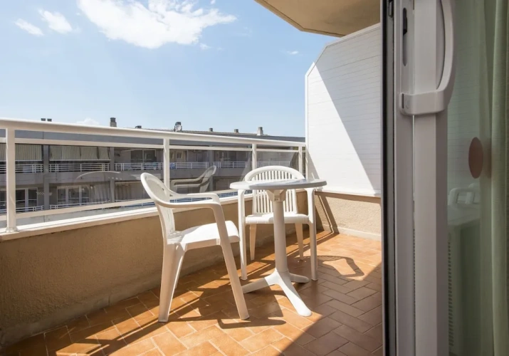 1 Bedroom Apartment with balcony
