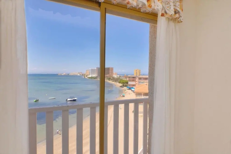 3 Bedrooms Apartment