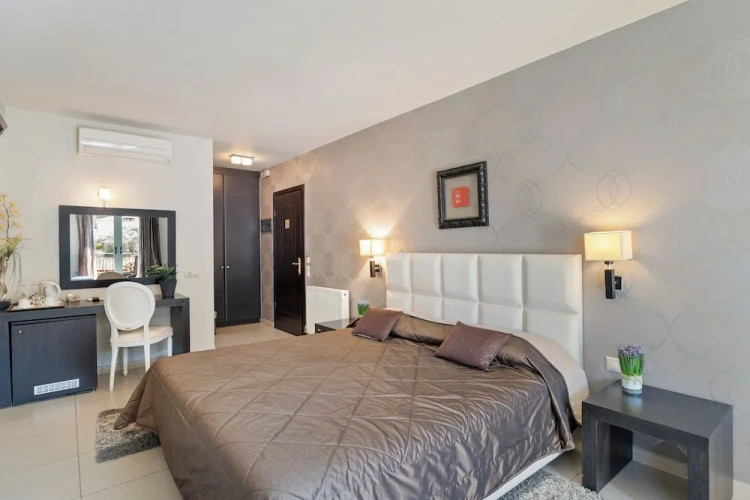 Superior Twin room with balcony and with sea view