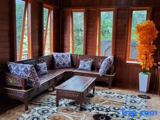 2 Bedrooms Villa