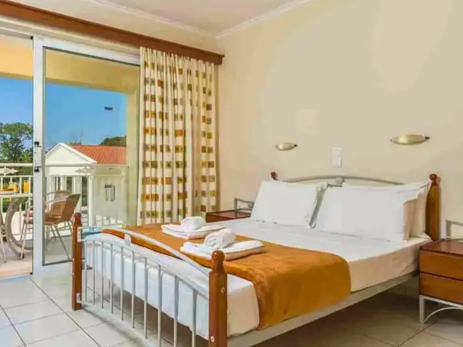 Manousis ApartHotel