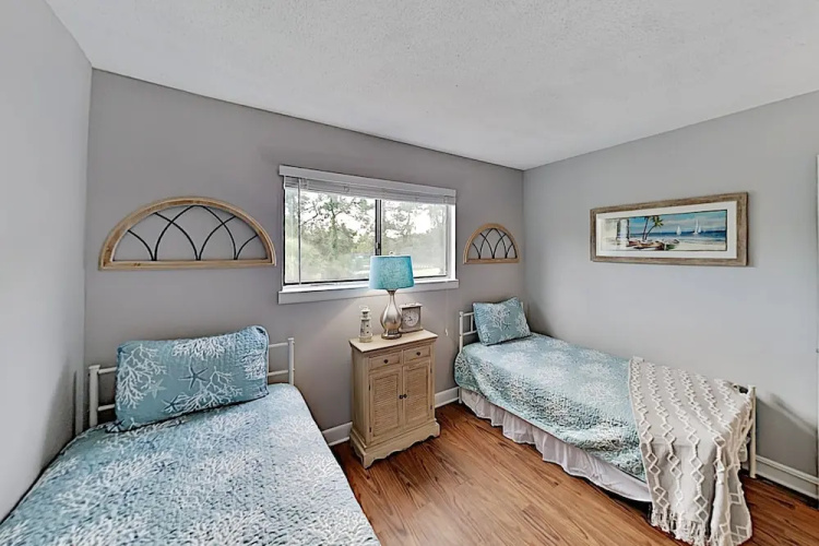 3211hhre 2 Bedroom Condo