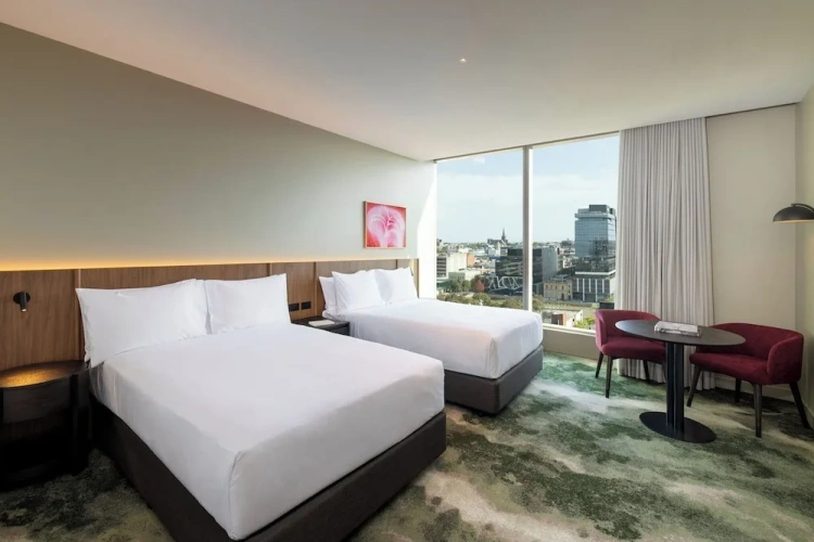 Standard Quadruple room with city view