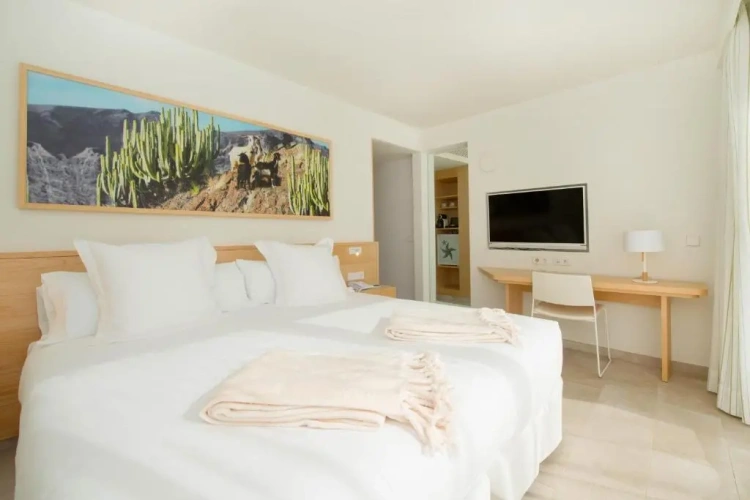 Star Prestige Twin room with side sea view