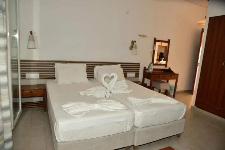 Standard Twin room with sea view