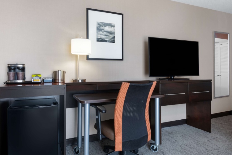 DoubleTree by Hilton Denver Cherry Creek photo 8