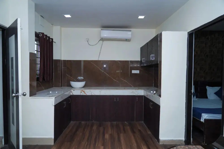 Happy Stay by OYO Rooms