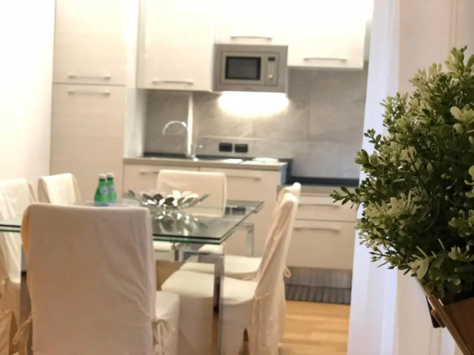 White Residence Apartment