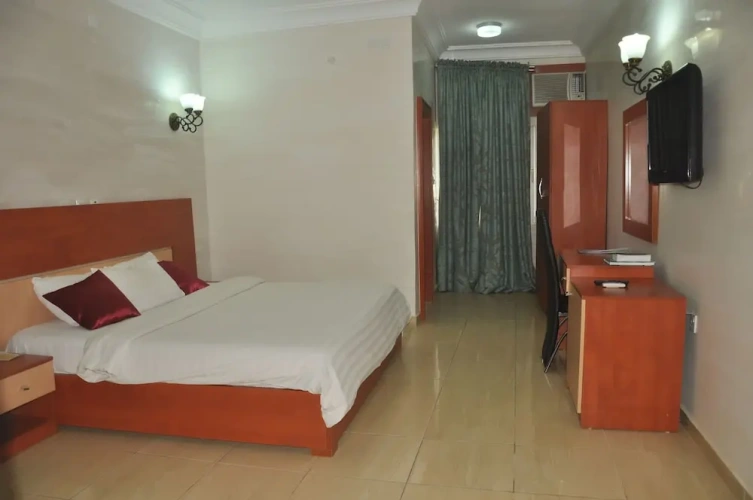 Deluxe Double room with city view