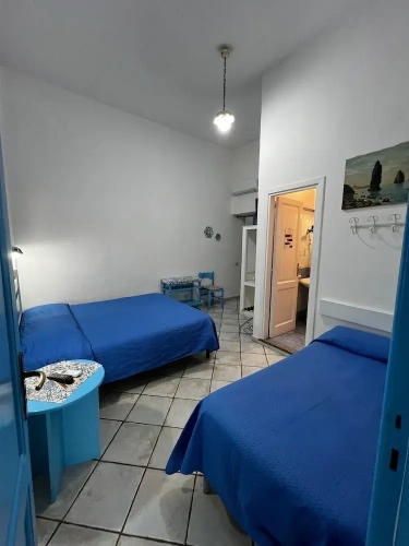 Standard Triple room with city view