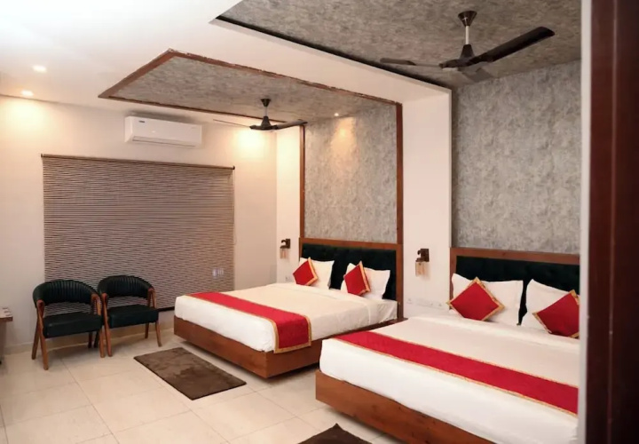 Goroomgo Singla Residency Kangra