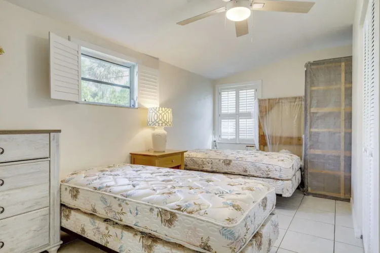 3 Mi to Jensen Beach: Pet-friendly Getaway w/ Yard