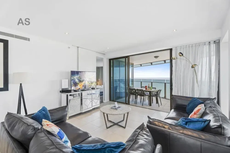 2 Bedrooms Luxury Apartment with ocean view