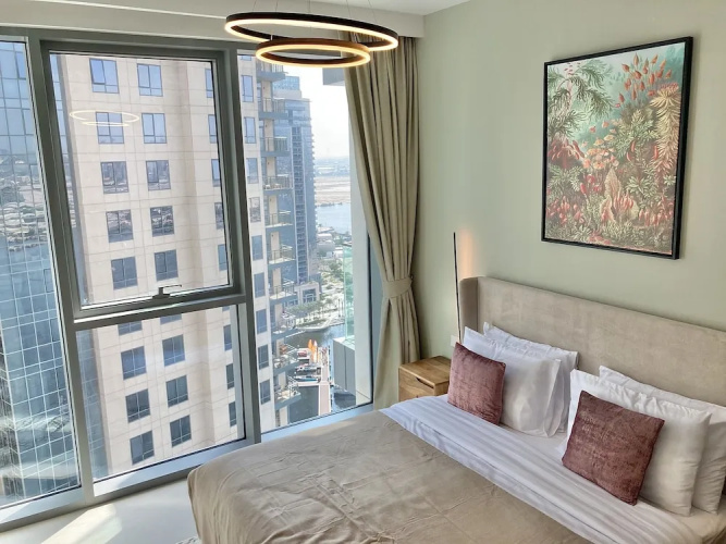 SuperHost - Stylish Apartment Facing Creek Harbour