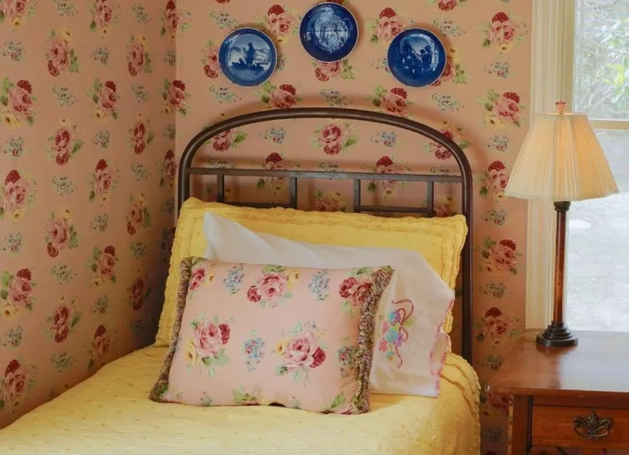 2 Bedrooms Cottage