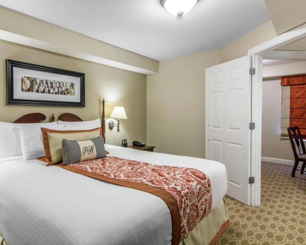 Bluegreen Vacations Patrick Henry Square, an Ascend Collection Resort