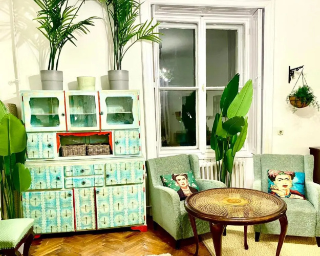 Arty studio flat at city center