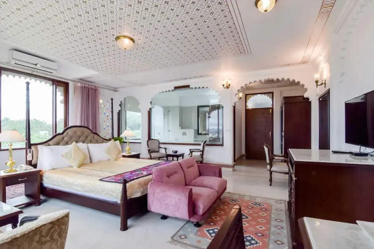Hotel Raj Kuber
