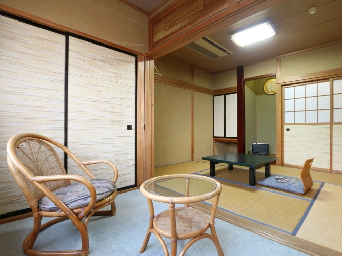 Economy room