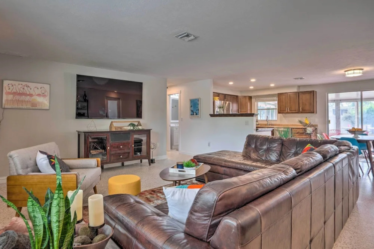 Colorful Fort Myers Home W/ Sunroom & Patio! - Fort Myers, FL