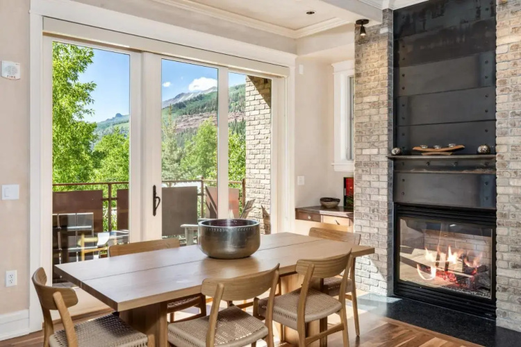 Auberge Residences At Element