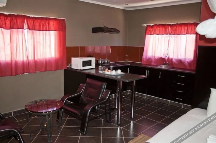 Kamanga Safari Hotel