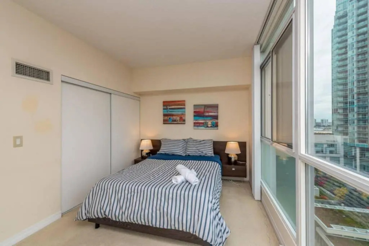Panoramic View 2BR & 2BTH - Opp Square One Mall
